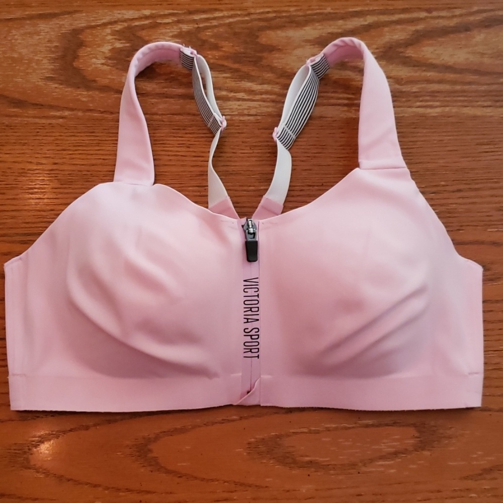 VS Incredible Knockout Sports Bra 36D
